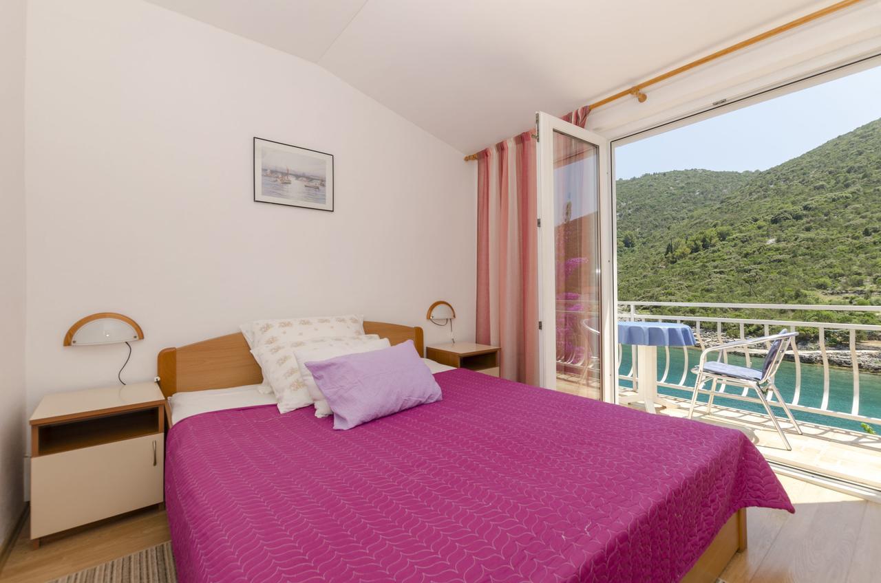 Apartments Dinko Gdinj Екстер'єр фото