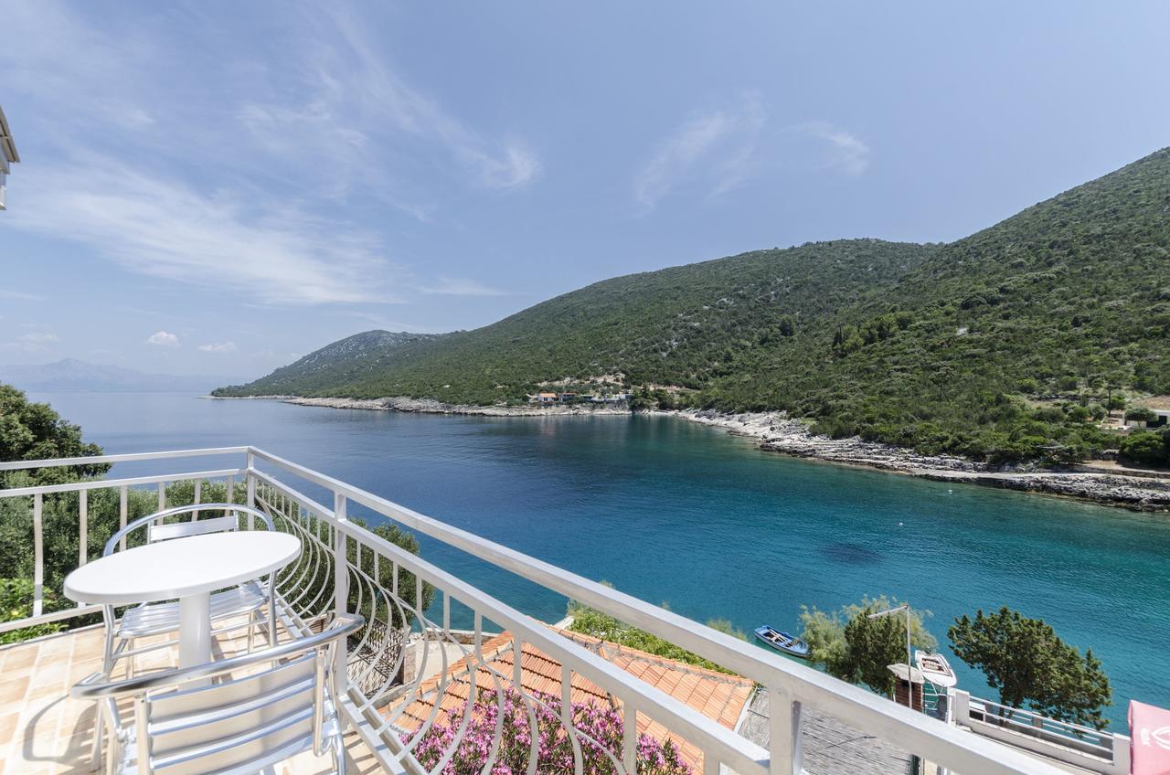 Apartments Dinko Gdinj Екстер'єр фото