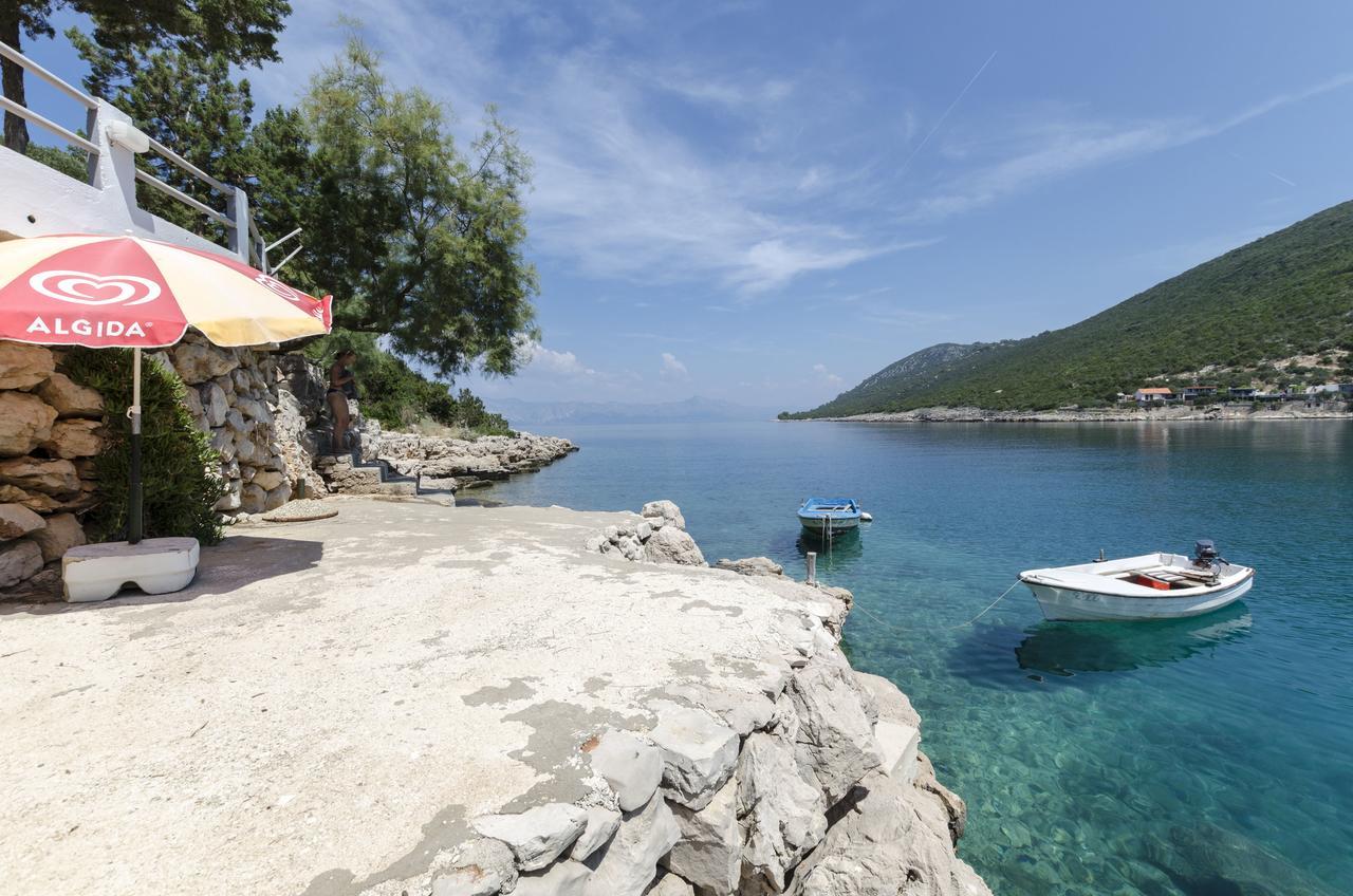 Apartments Dinko Gdinj Екстер'єр фото