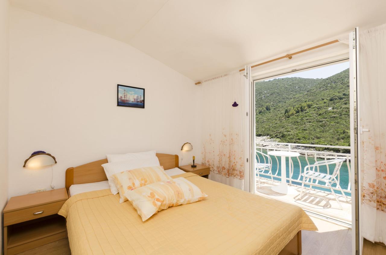 Apartments Dinko Gdinj Екстер'єр фото